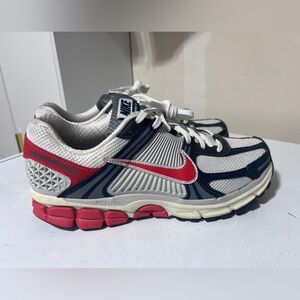 Nike Vomero 5 “red white and blue USA”. Men in size 10.5